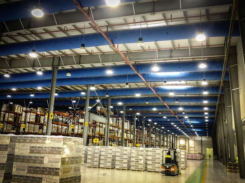 HVAC vs HVLS cooling in large industrial spaces