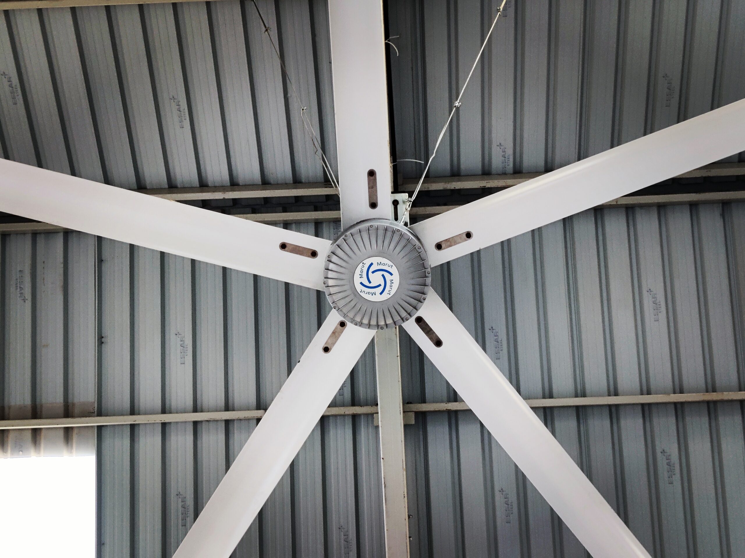 What is a Gearless PMSM HVLS Fan?