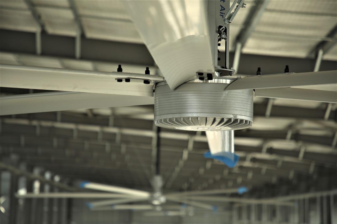 Why Hotels Are Choosing HVLS Fans for Lobbies & Reception Areas Why Hotels Are Choosing HVLS Fans